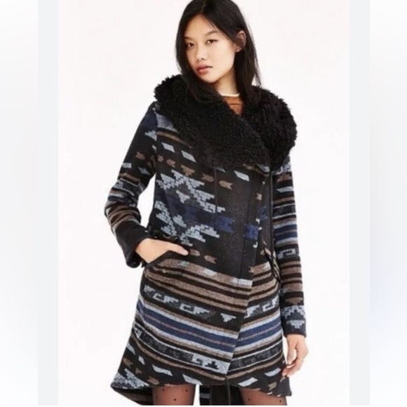 Urban Outfitters BB Dakota Heavy Wrap Coat Sherpa Hood Aztec Print - Picture 1 of 8